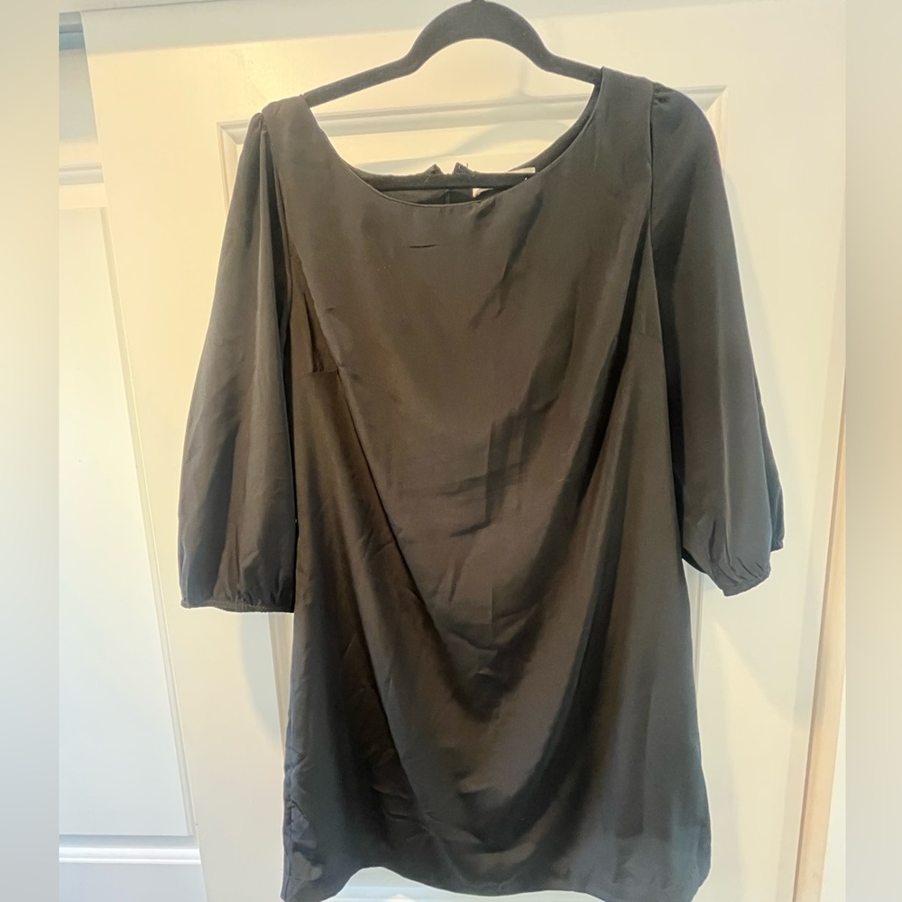 Old Navy women’s dress.